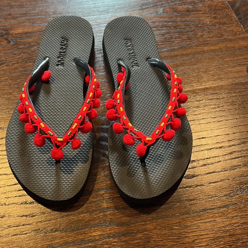 flip flops - Picture 2 of 3